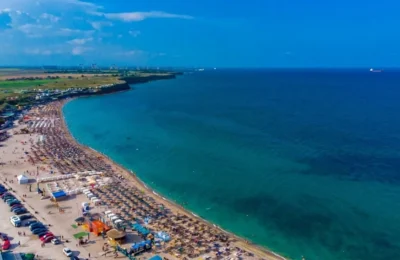 Mașini de colecție și tuning pe faleză. Surpriza uriașă pentru turiștii de pe litoral