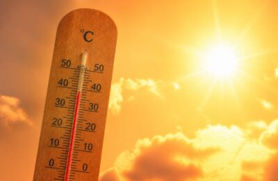 Canicula poate pune presiune pe inimă și a dus la o creștere de peste 50% a deceselor legate de căldură