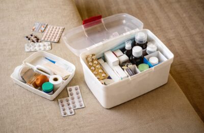 Ce trebuie să pui în trusa medicală de vacanță și de ce este recomandată o rezervă de tratament pentru 3-7 zile
