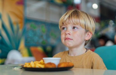 Cinci alimente populare pe care un cardiolog american spune că merită limitate în dieta copiilor