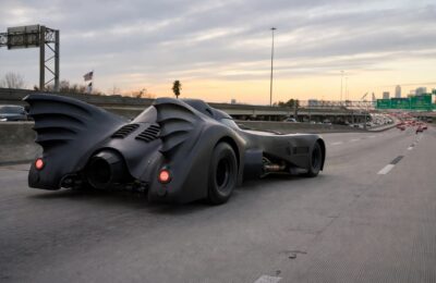 Un medic din Houston a construit un Batmobil de aproximativ 1.000 CP omologat pentru stradă