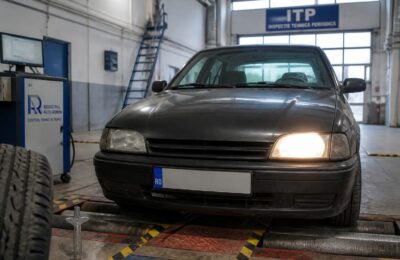 Defecțiunile la lumini și frâne au picat peste 100.000 de șoferi la ITP în prima parte a anului