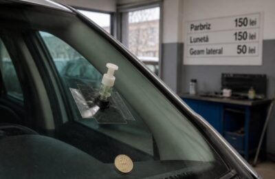 Reparația unui parbriz ciobit poate costa 50 de lei și evită o cheltuială de 600 de euro