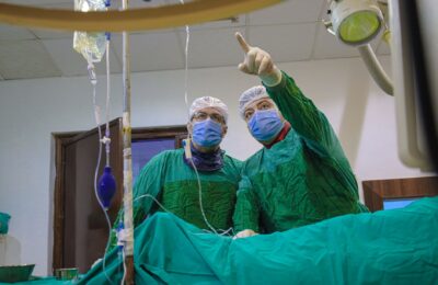 Cine decide tratamentul unui caz cardiovascular complex și când poate fi folosit cateterul