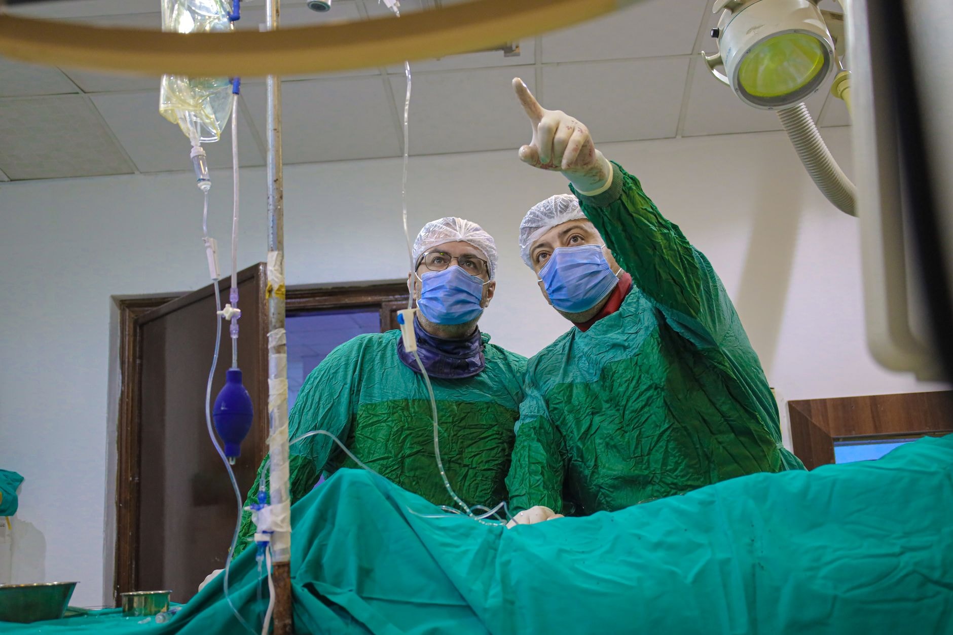 Medici in sala de operatie
