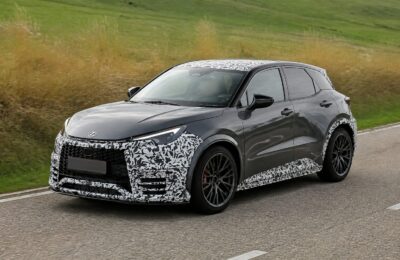 Lexus testează în Europa un prototip LBX Morizo RR mai radical, cu indicii de fibră de carbon