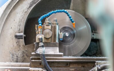 Mercedes-Benz le spune angajaților din Germania că la Cugir costul orei de muncă e cu 81,7% mai mic
