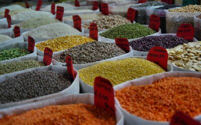 Cât costă în România alimentele din meniul centenarilor din Zonele Albastre, de la fasole sub 10 lei/kg la nuci