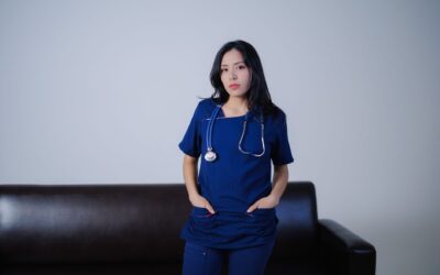 Medicii ar putea avea tarife de gardă crescătoare. Propunerea include plata rezidenților din primii trei ani